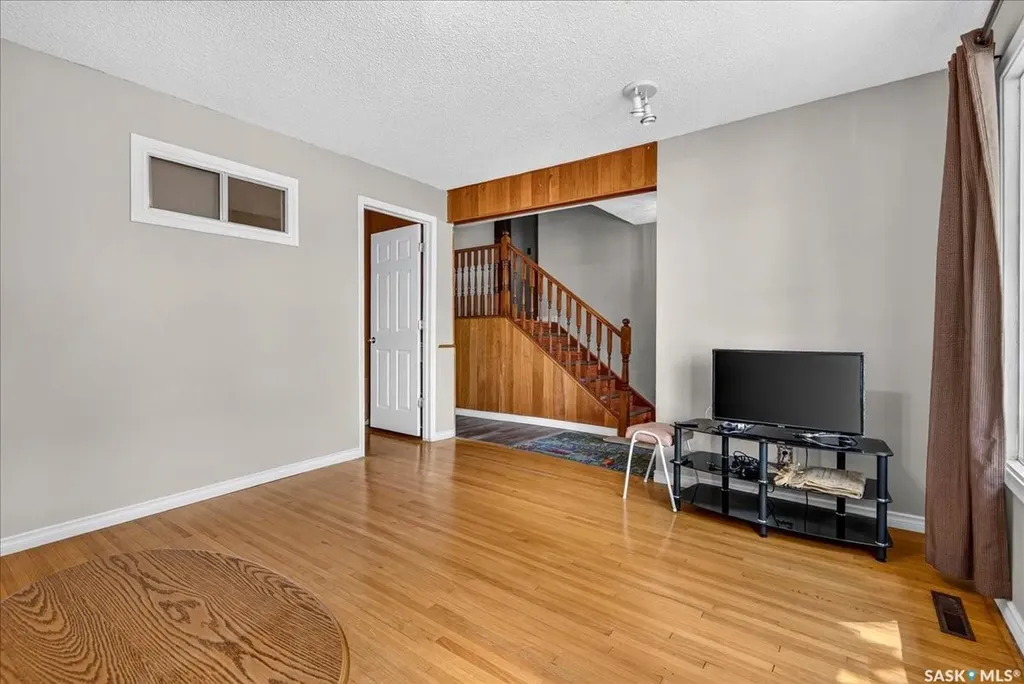 3909 Hillsdale Street Regina SK S4S 3Y6
