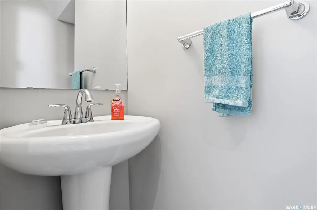5425 Campling Avenue Regina SK S4W 0L6