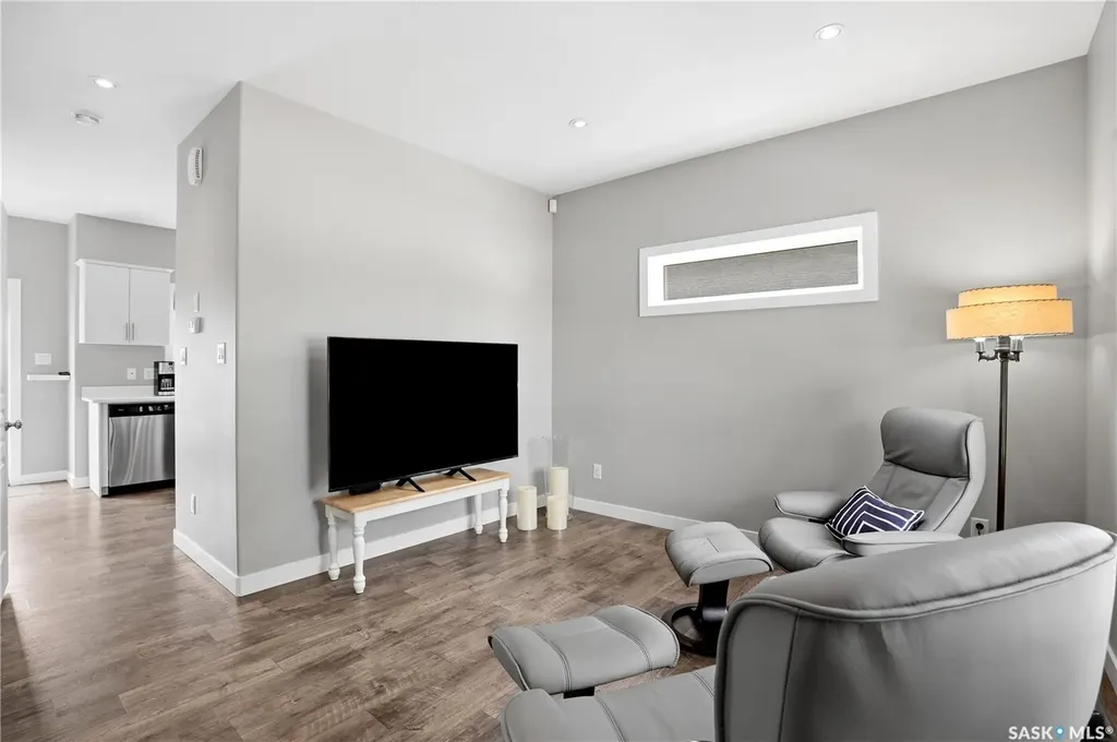 5425 Campling Avenue Regina SK S4W 0L6