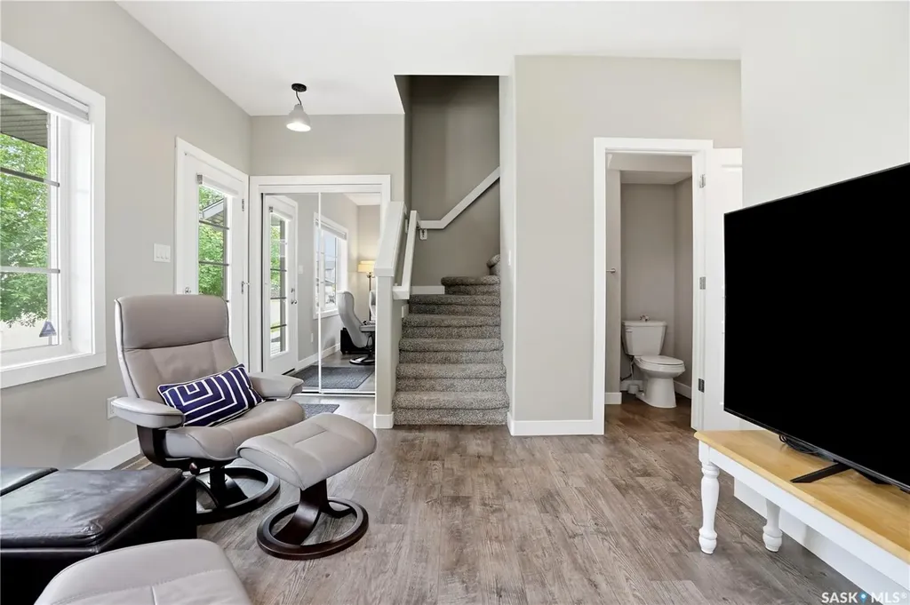 5425 Campling Avenue Regina SK S4W 0L6