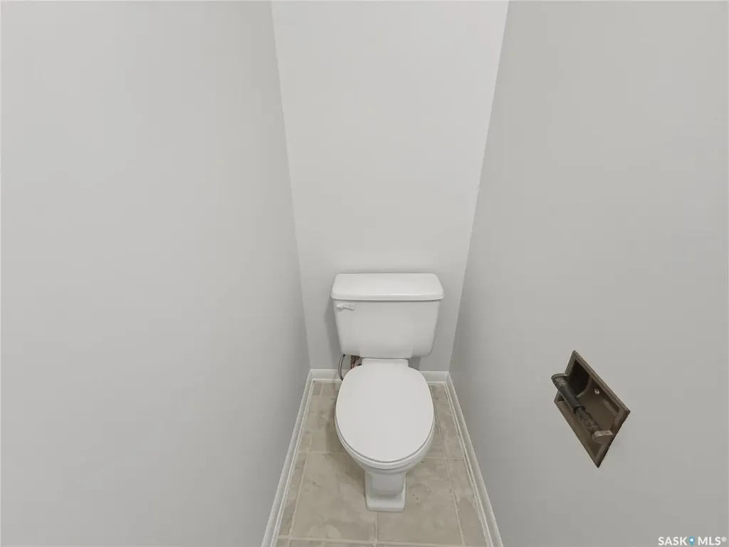 628 1st Avenue NE Swift Current SK S9H 2B9