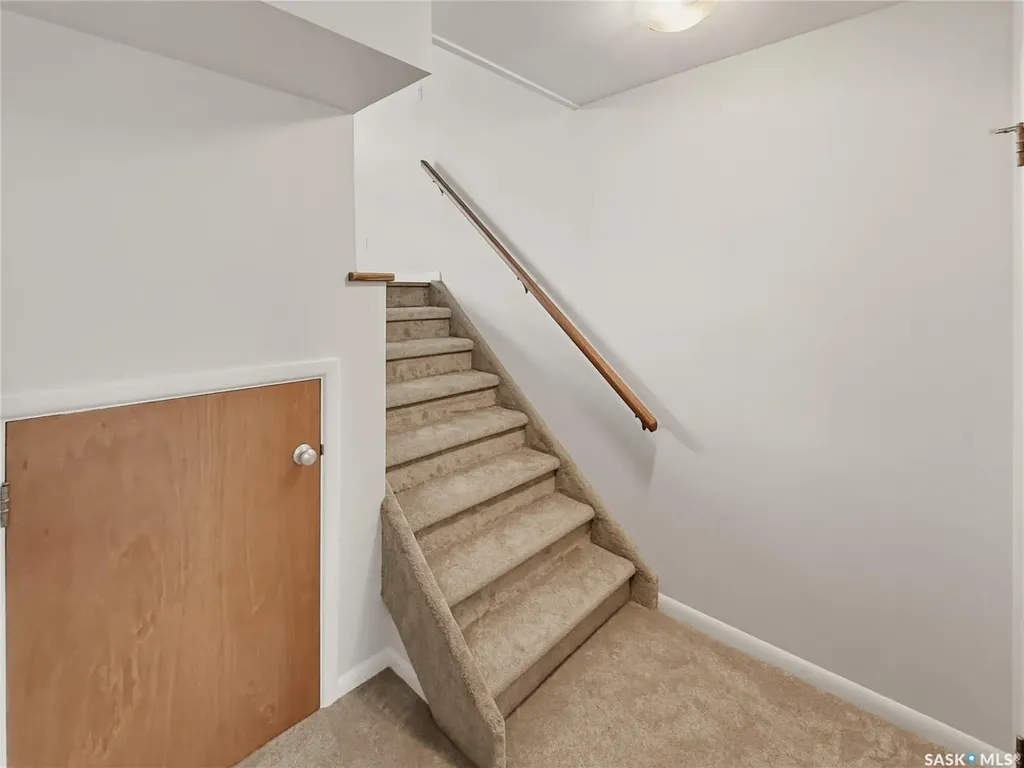 628 1st Avenue NE Swift Current SK S9H 2B9