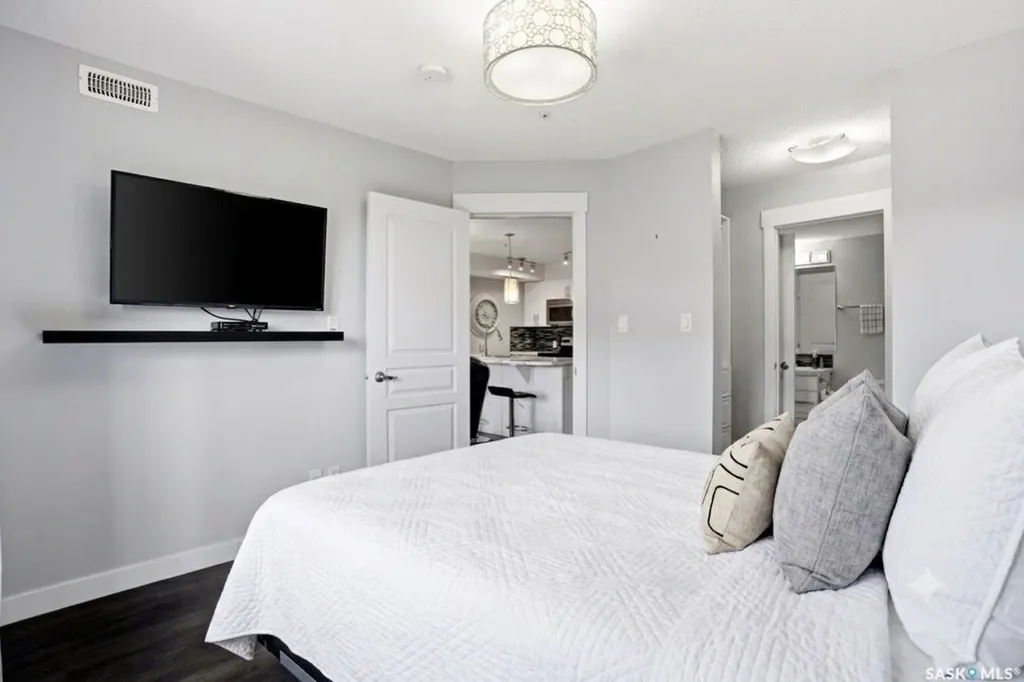 5301 Universal Crescent Regina SK S4W 0L2
