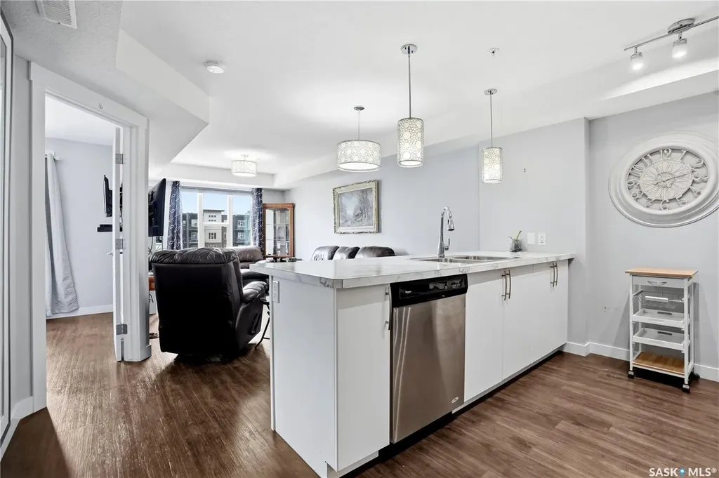 5301 Universal Crescent Regina SK S4W 0L2