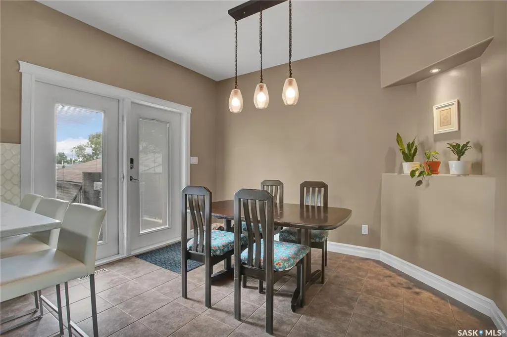 1304 5th Avenue N Saskatoon SK S7K 2S2