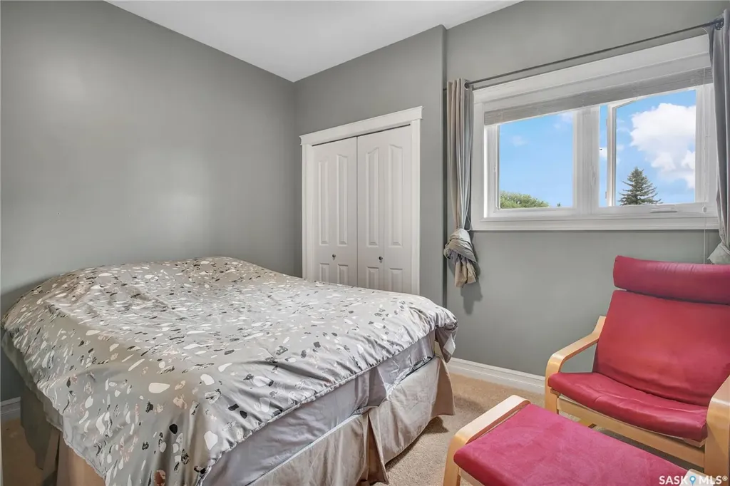 1304 5th Avenue N Saskatoon SK S7K 2S2