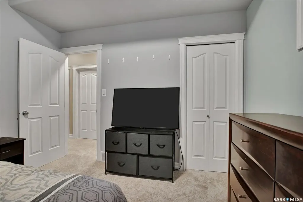 1304 5th Avenue N Saskatoon SK S7K 2S2