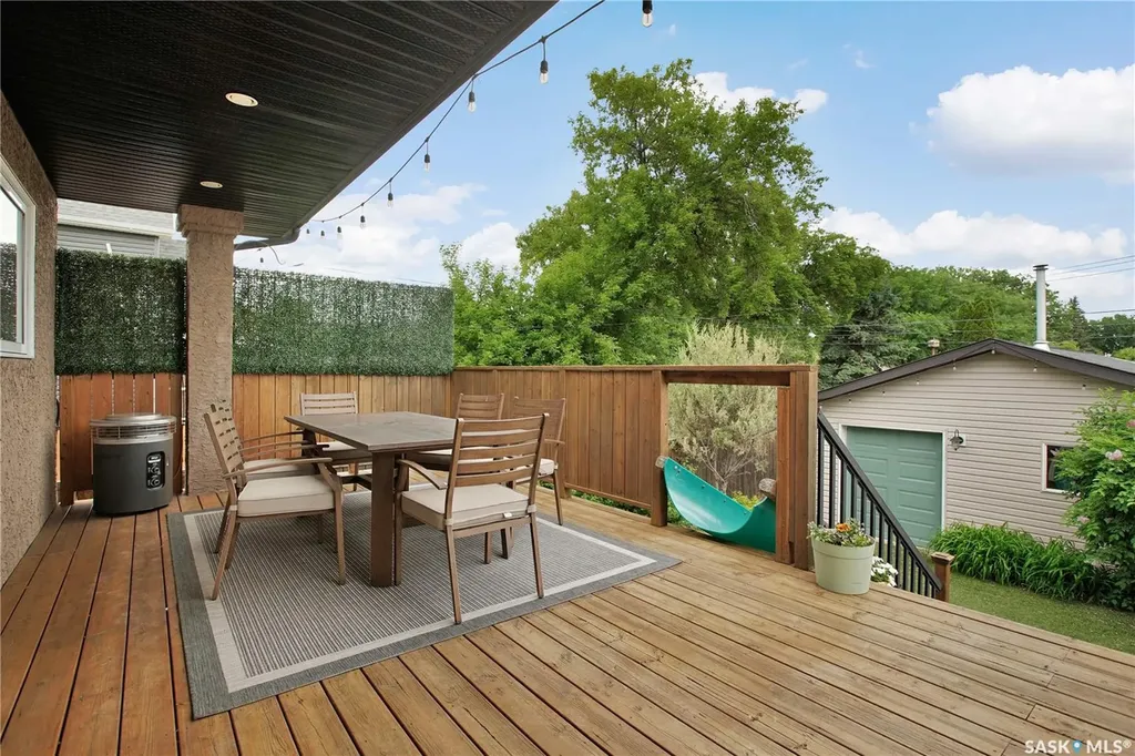 1304 5th Avenue N Saskatoon SK S7K 2S2