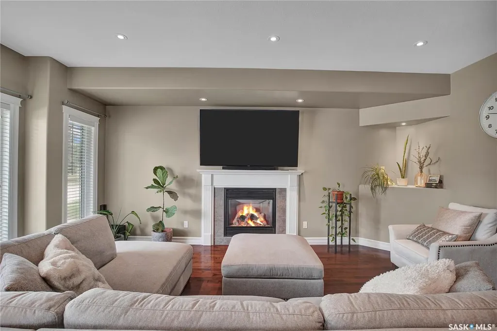 1304 5th Avenue N Saskatoon SK S7K 2S2