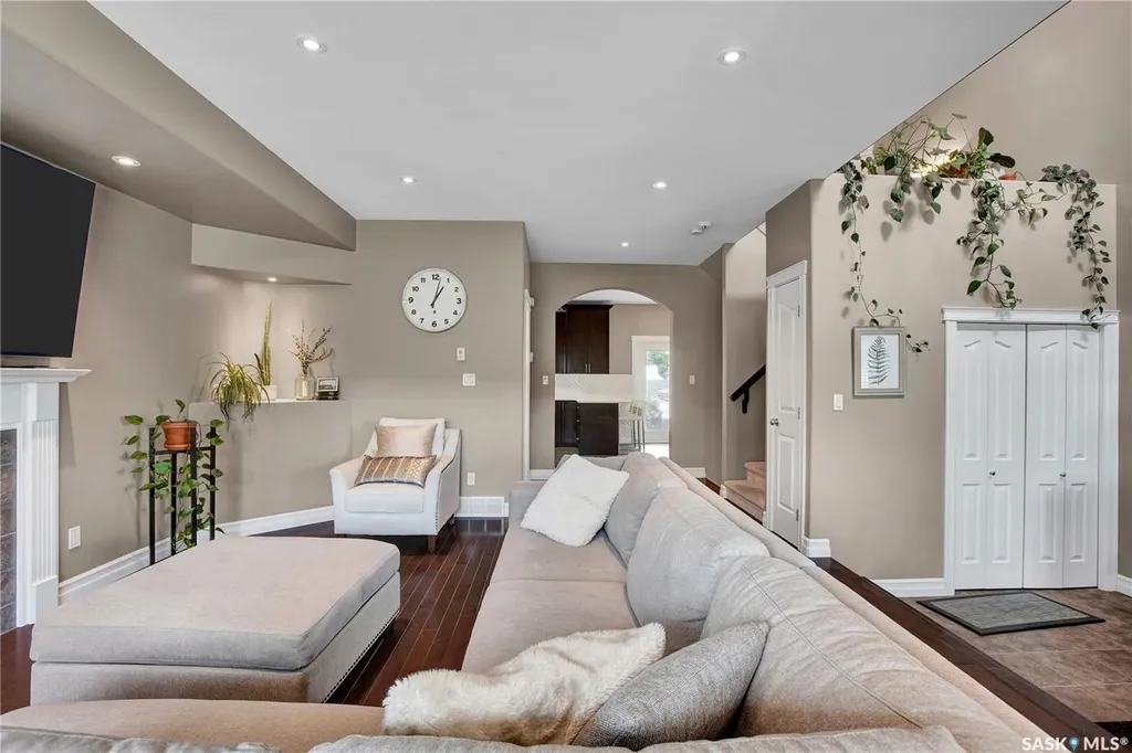 1304 5th Avenue N Saskatoon SK S7K 2S2