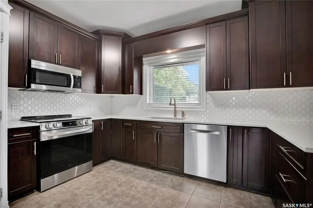 1304 5th Avenue N Saskatoon SK S7K 2S2
