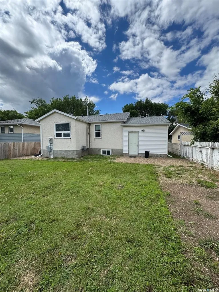 962 109th Street North Battleford SK S9A 2E2
