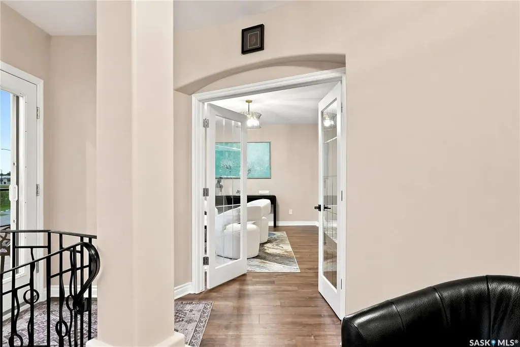 306 Saskatchewan Crescent E Saskatoon SK S7N 0K6