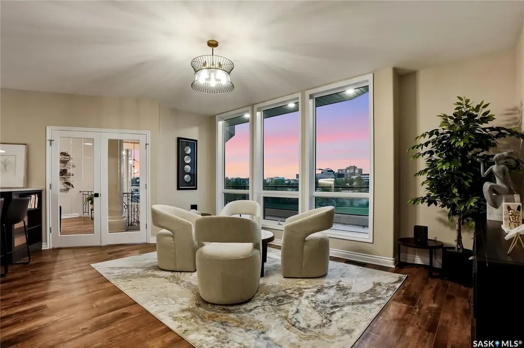 306 Saskatchewan Crescent E Saskatoon SK S7N 0K6