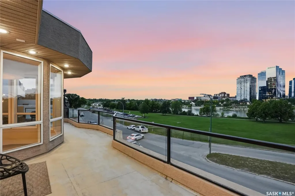 306 Saskatchewan Crescent E Saskatoon SK S7N 0K6