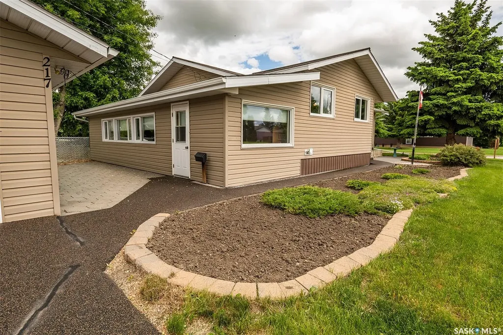 217 8th Street E Wynyard SK S0A 4T0