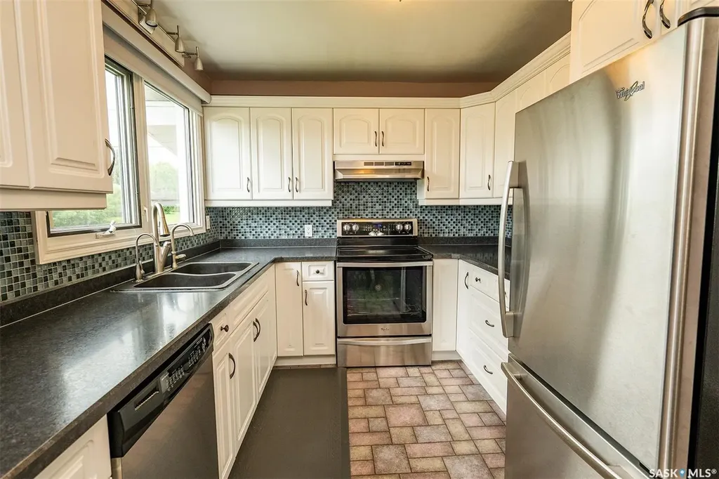 217 8th Street E Wynyard SK S0A 4T0
