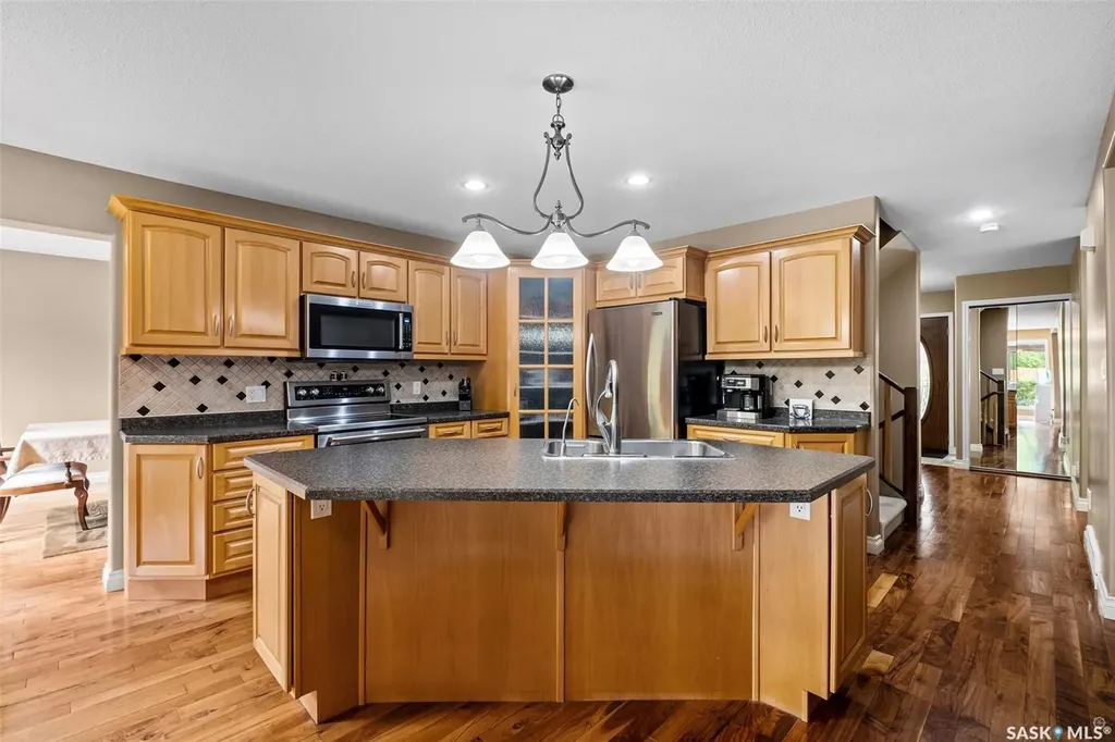 1293 Amos Place Prince Albert SK S6V 7A5