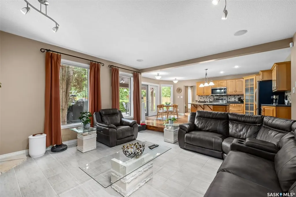 1293 Amos Place Prince Albert SK S6V 7A5