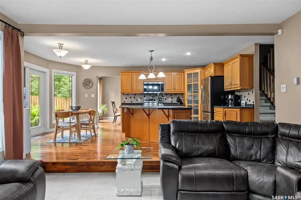 1293 Amos Place Prince Albert SK S6V 7A5