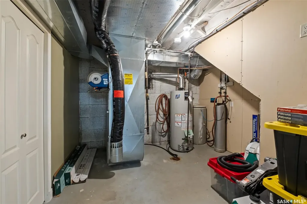1293 Amos Place Prince Albert SK S6V 7A5