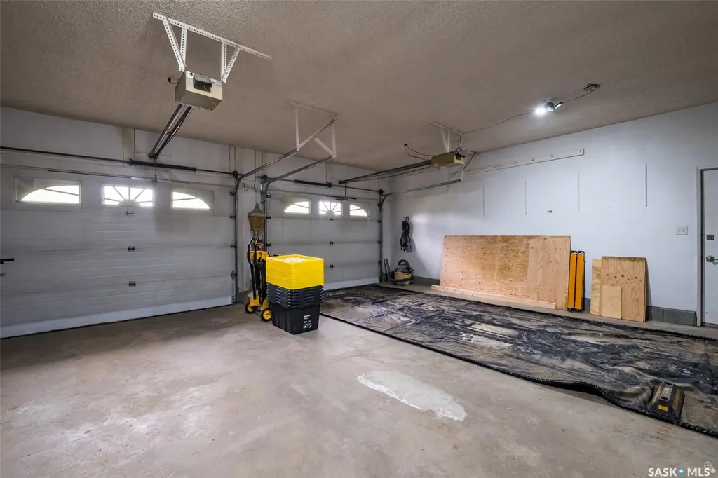 1293 Amos Place Prince Albert SK S6V 7A5