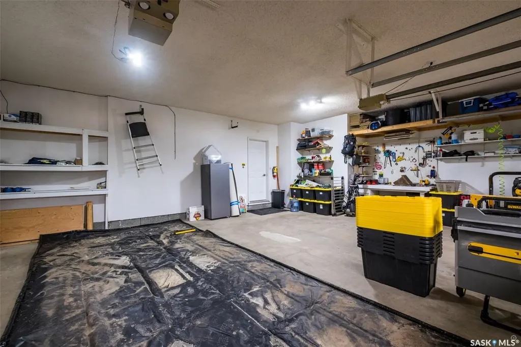 1293 Amos Place Prince Albert SK S6V 7A5