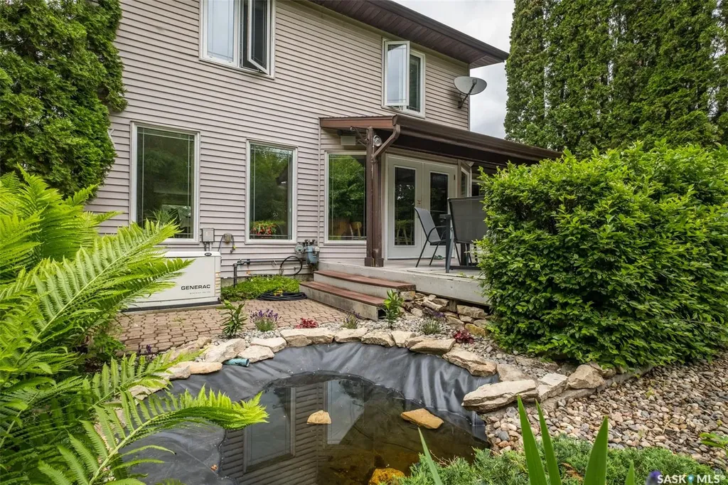 1293 Amos Place Prince Albert SK S6V 7A5