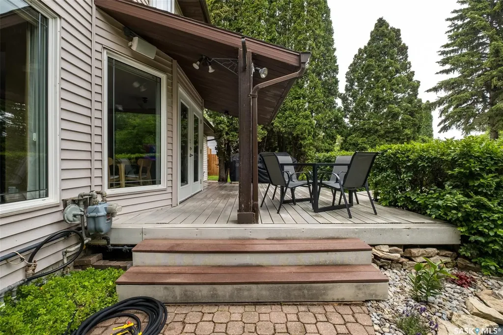 1293 Amos Place Prince Albert SK S6V 7A5