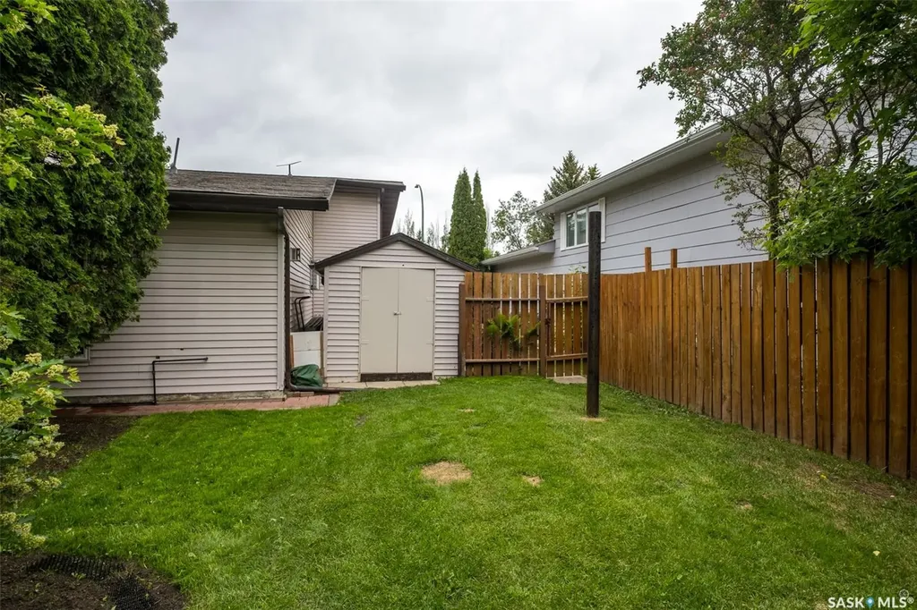 1293 Amos Place Prince Albert SK S6V 7A5