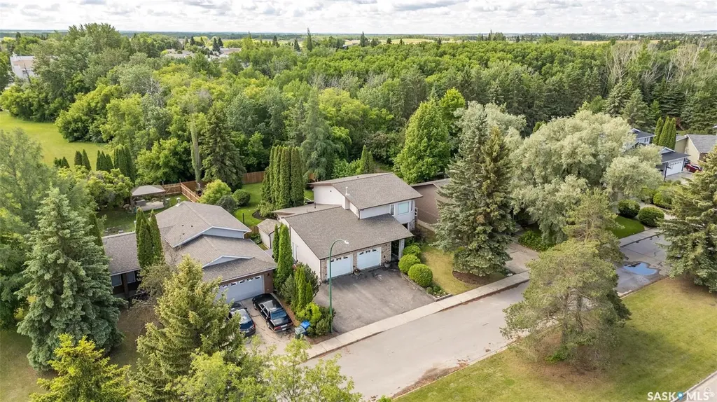 1293 Amos Place Prince Albert SK S6V 7A5