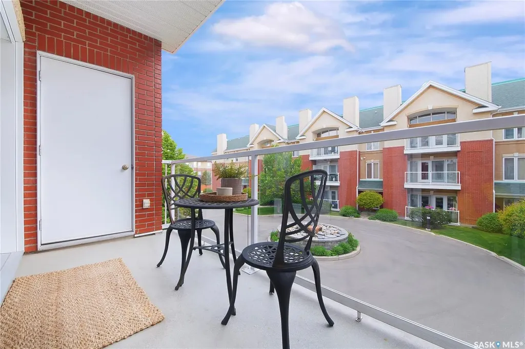 928 Heritage View Saskatoon SK S7H 5T7