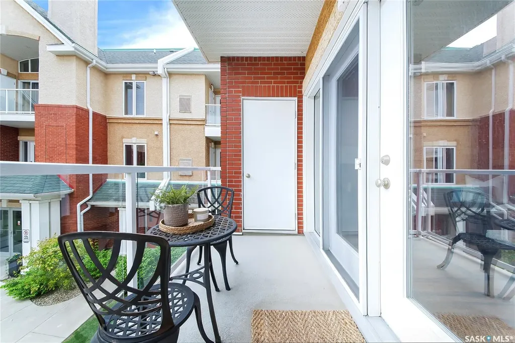 928 Heritage View Saskatoon SK S7H 5T7