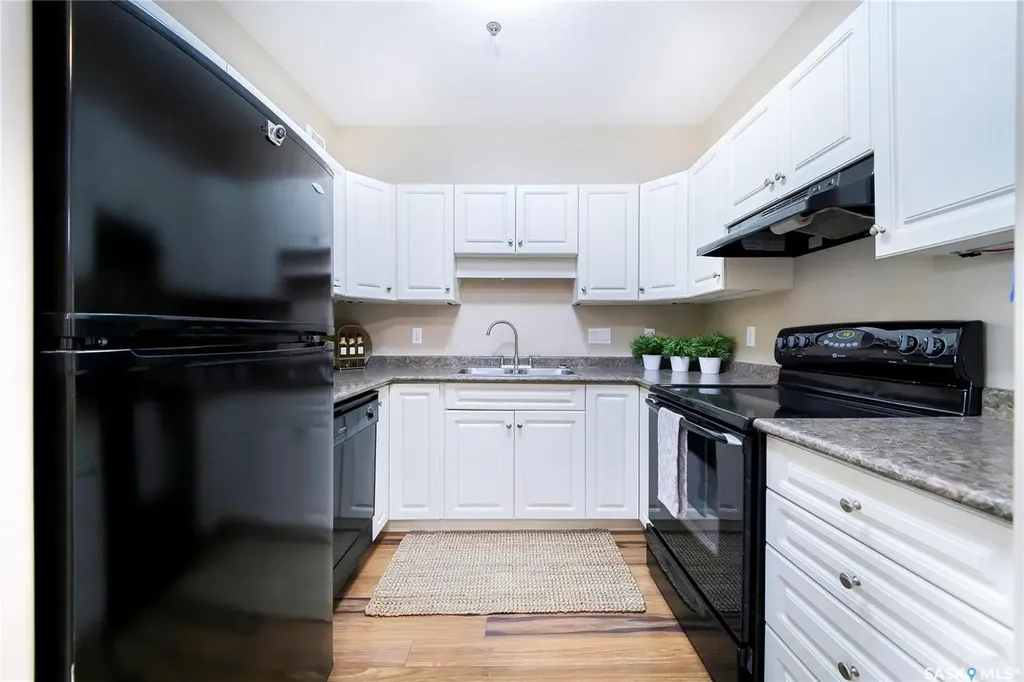 928 Heritage View Saskatoon SK S7H 5T7