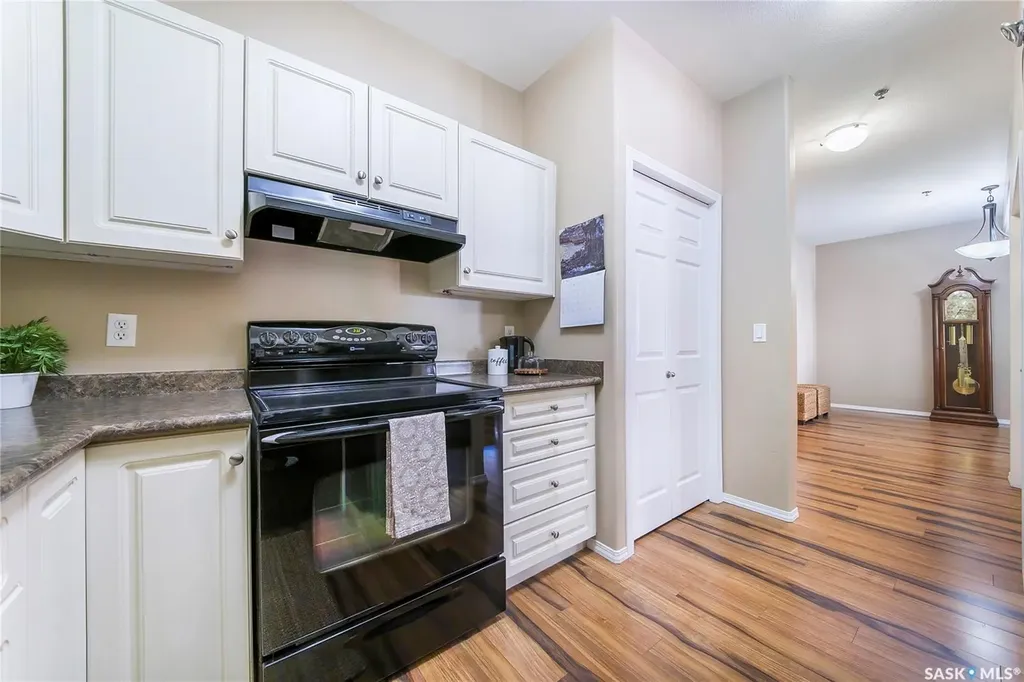 928 Heritage View Saskatoon SK S7H 5T7