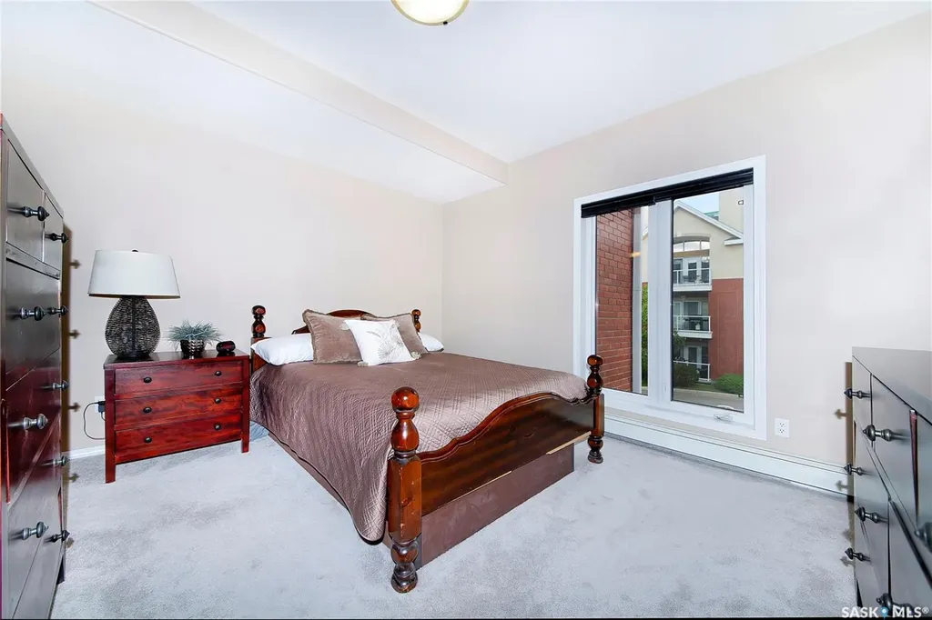 928 Heritage View Saskatoon SK S7H 5T7