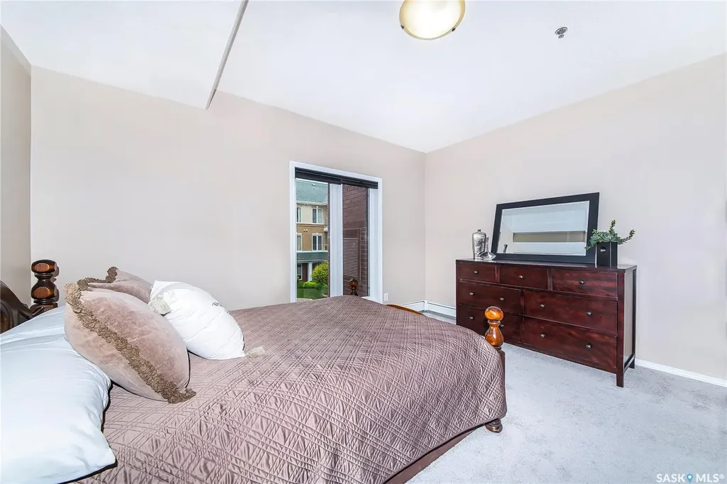 928 Heritage View Saskatoon SK S7H 5T7