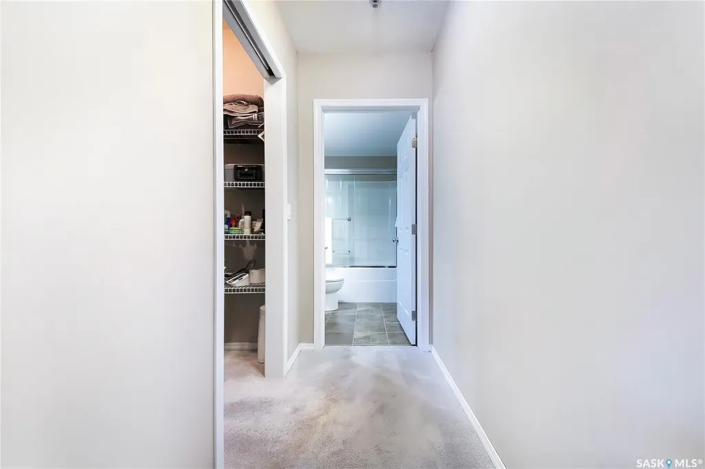 928 Heritage View Saskatoon SK S7H 5T7