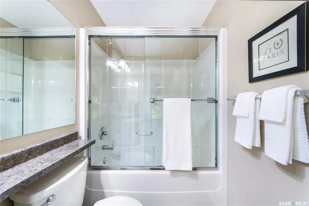 928 Heritage View Saskatoon SK S7H 5T7