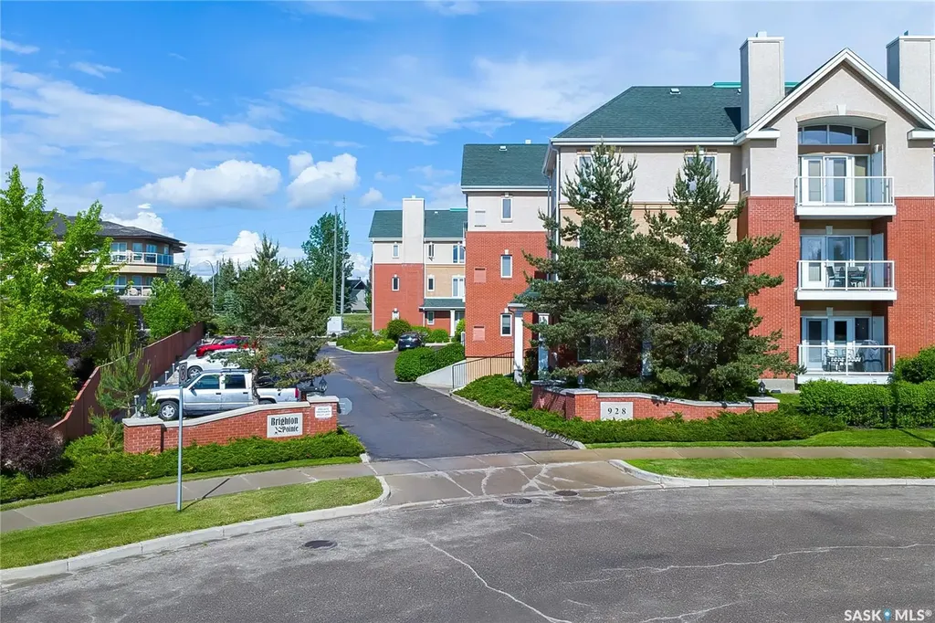 928 Heritage View Saskatoon SK S7H 5T7