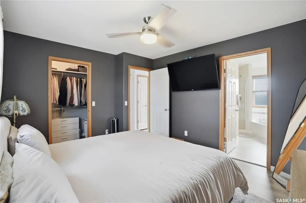 1663 Fenwick Crescent N Regina SK S4X 4N4