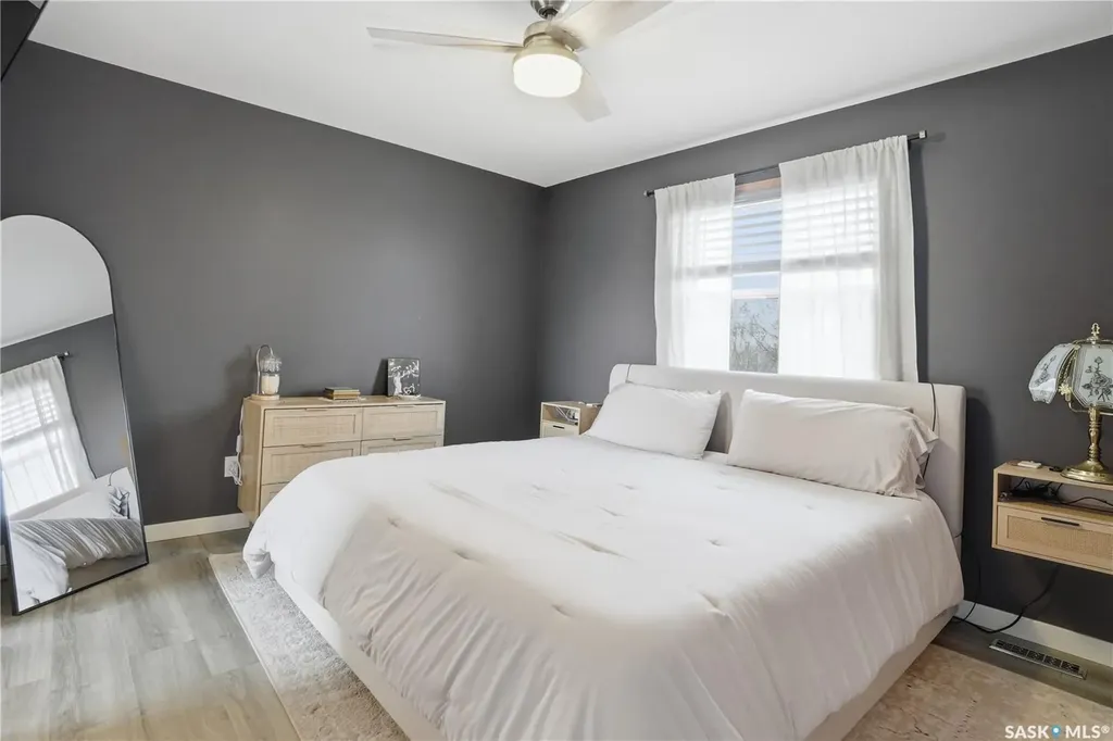 1663 Fenwick Crescent N Regina SK S4X 4N4