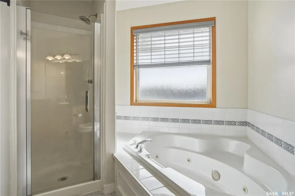 1663 Fenwick Crescent N Regina SK S4X 4N4