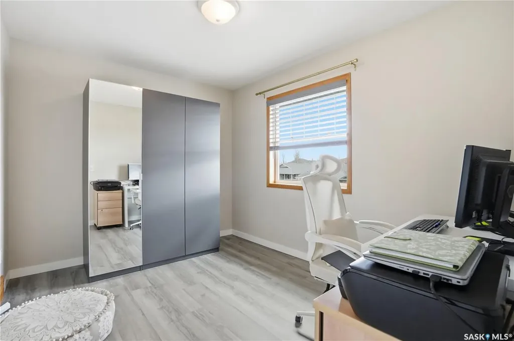 1663 Fenwick Crescent N Regina SK S4X 4N4