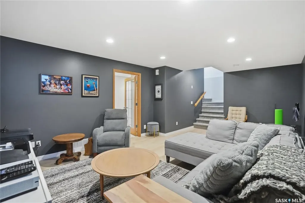 1663 Fenwick Crescent N Regina SK S4X 4N4