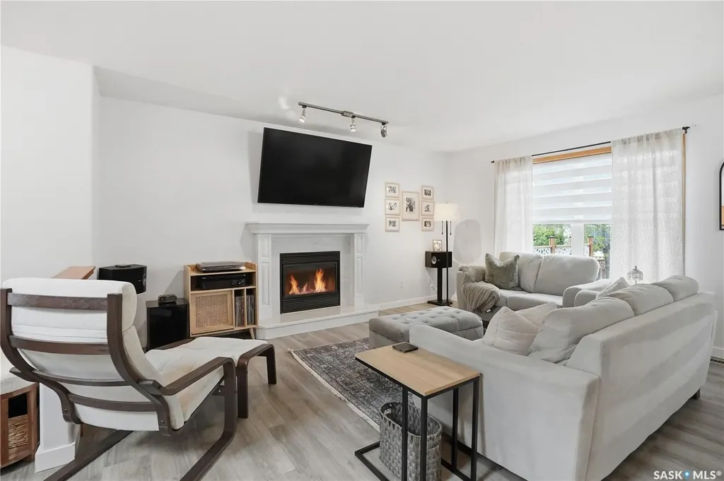 1663 Fenwick Crescent N Regina SK S4X 4N4