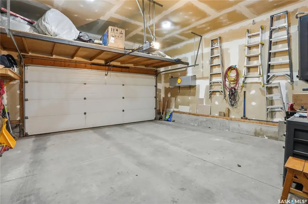 1663 Fenwick Crescent N Regina SK S4X 4N4
