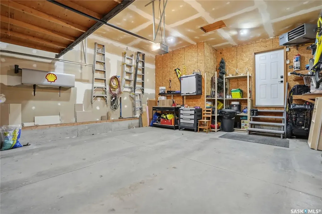 1663 Fenwick Crescent N Regina SK S4X 4N4