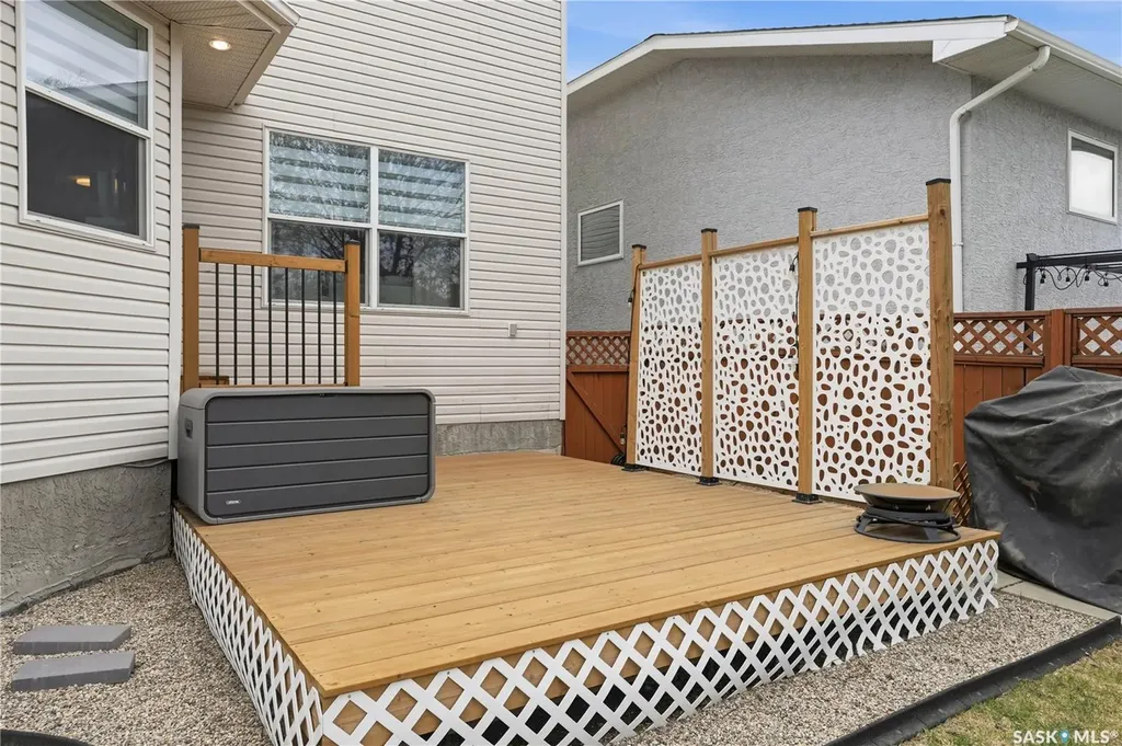 1663 Fenwick Crescent N Regina SK S4X 4N4