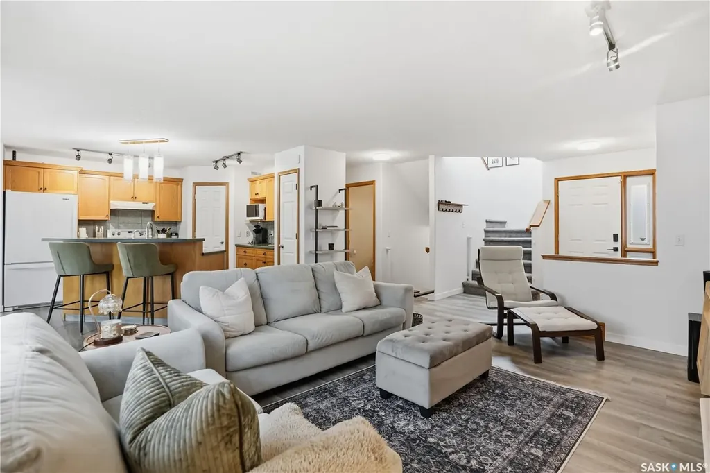 1663 Fenwick Crescent N Regina SK S4X 4N4